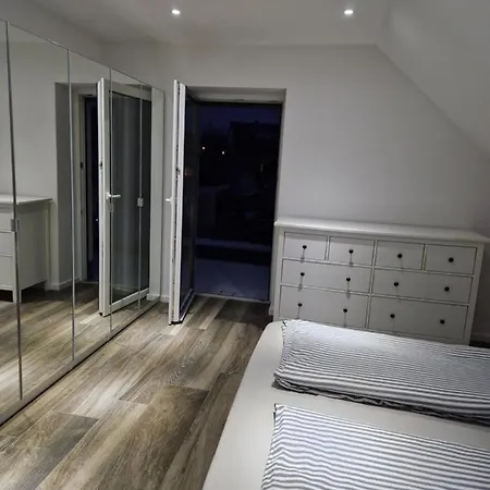 Super Moderne Wg-wohnung Διαμέρισμα